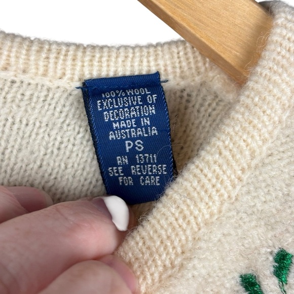 Karen Scott Petites Women’s Embroidered Wool Cardigan – Sz PS (Vintage) - Picture 4 of 9